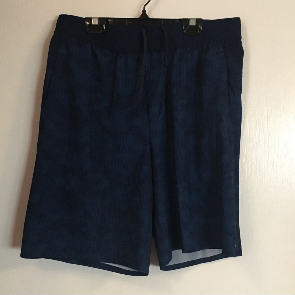 Xersion Men Blue training shorts size Medium